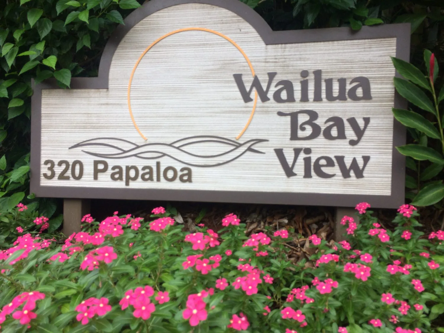 Wailua Bay View entrance sign at 320 Papaloa Road